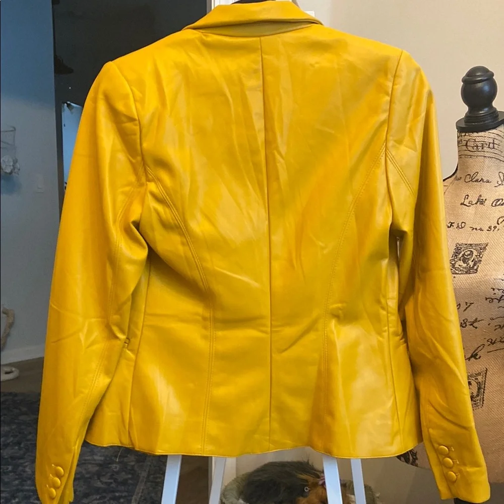 NWT Yellow Structured Blazer with Tailored Fit - Picture 10 of 10